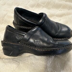 Black b.o.c clogs